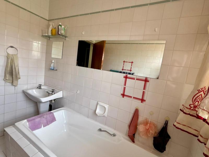 4 Bedroom Property for Sale in Pellissier Free State